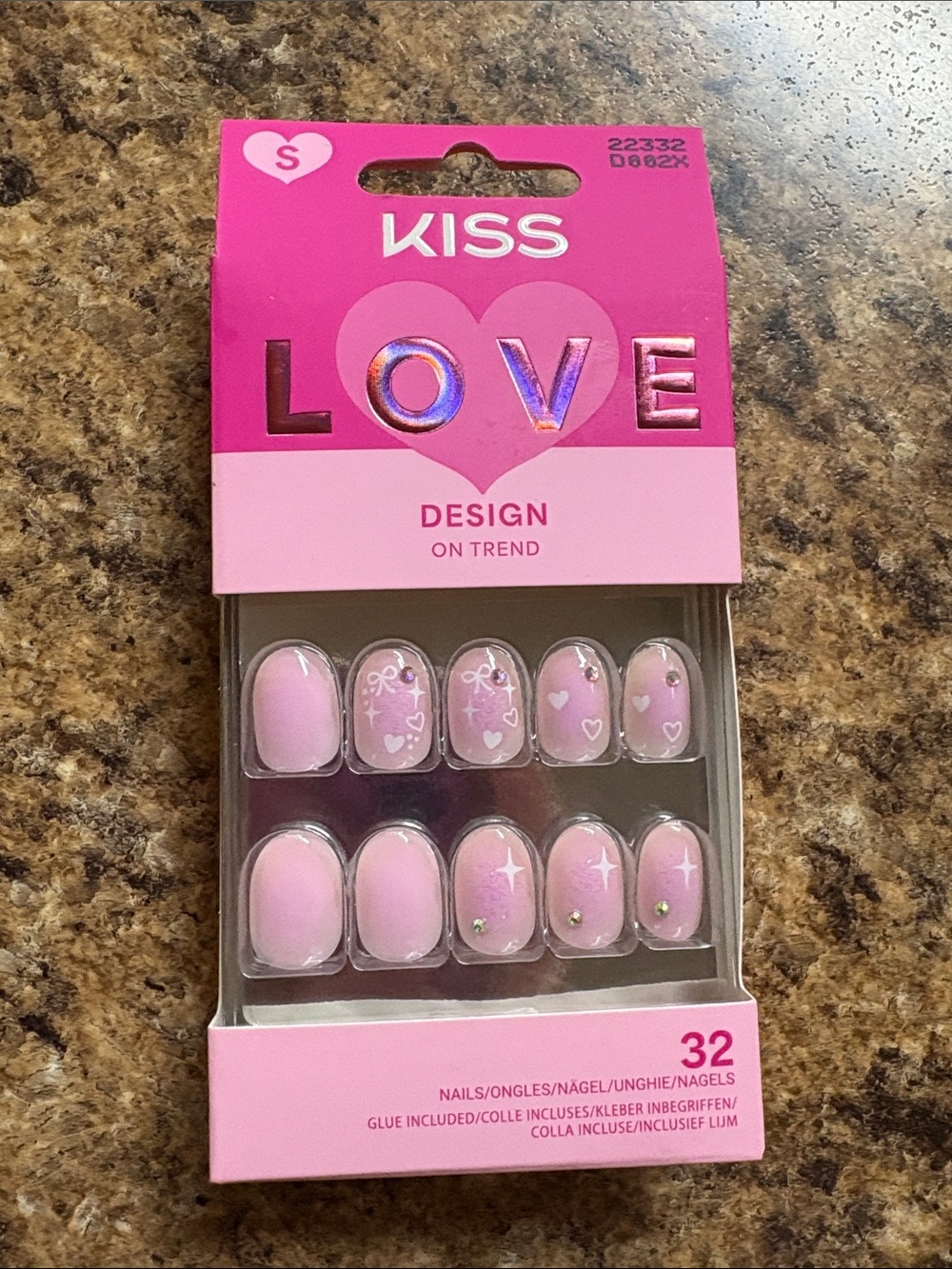 KISS Pink Heart & Star Press-On Nail Set